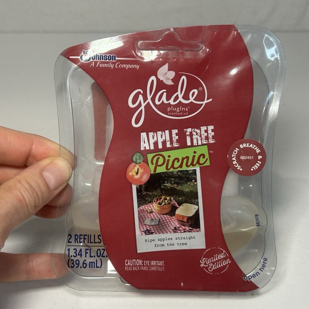 Glade PlugIns Scented Oil Refills Apple Tree‎ Picnic Limited Edition 2 Pack New
